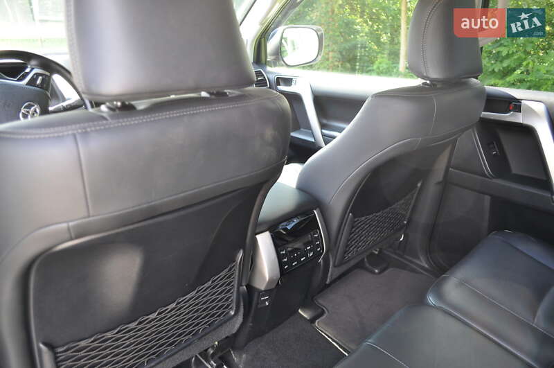 Внедорожник / Кроссовер Toyota Land Cruiser Prado 2019 в Киеве