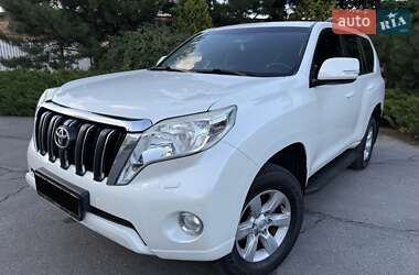 Внедорожник / Кроссовер Toyota Land Cruiser Prado 2014 в 