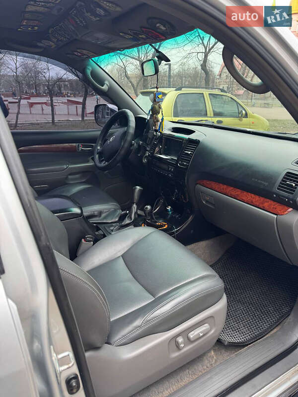Внедорожник / Кроссовер Toyota Land Cruiser Prado 2005 в Днепре