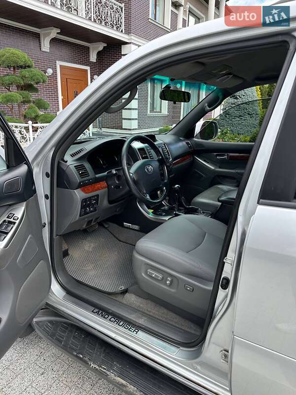 Позашляховик / Кросовер Toyota Land Cruiser Prado 2007 в Києві