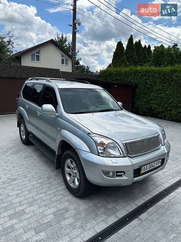 Позашляховик / Кросовер Toyota Land Cruiser Prado 2007 в Києві