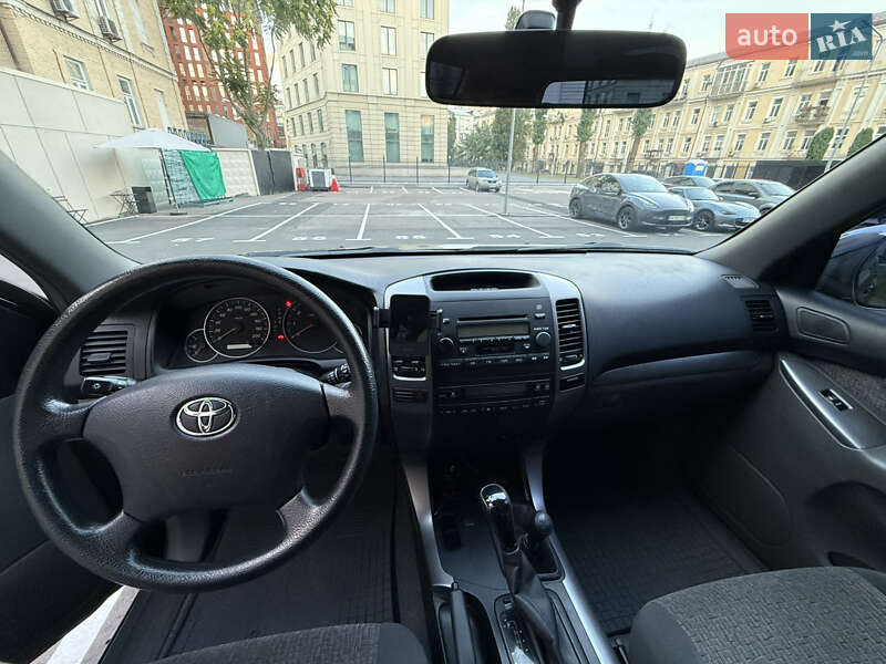 Позашляховик / Кросовер Toyota Land Cruiser Prado 2004 в Києві
