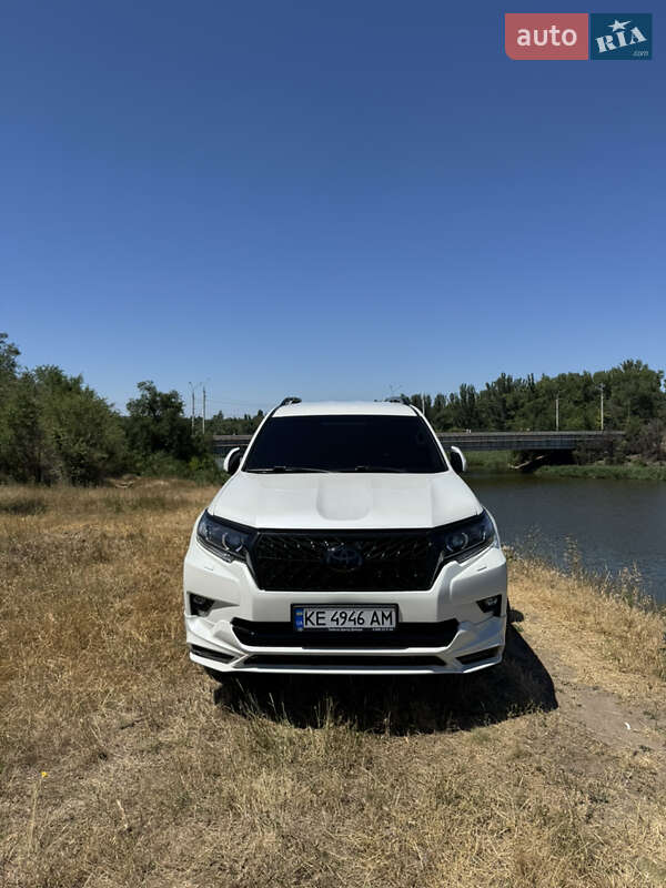 Toyota Land Cruiser Prado 2015
