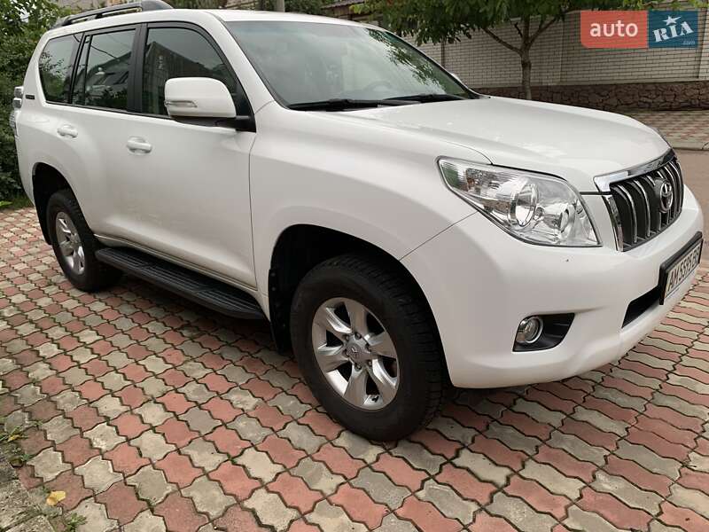 Toyota Land Cruiser Prado 2011