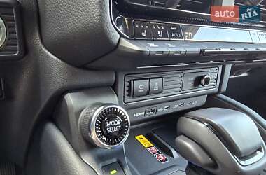 Позашляховик / Кросовер Toyota Land Cruiser Prado 2025 в 