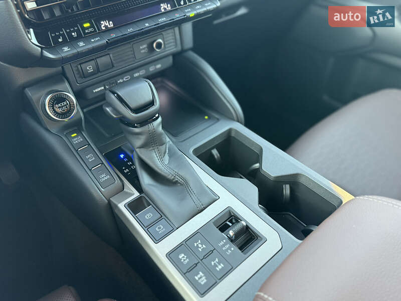 Внедорожник / Кроссовер Toyota Land Cruiser Prado 2024 в Киеве