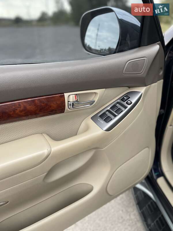 Внедорожник / Кроссовер Toyota Land Cruiser Prado 2005 в Днепре