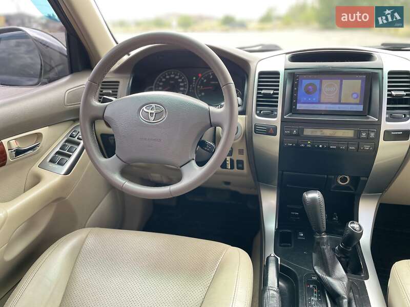 Внедорожник / Кроссовер Toyota Land Cruiser Prado 2005 в Днепре