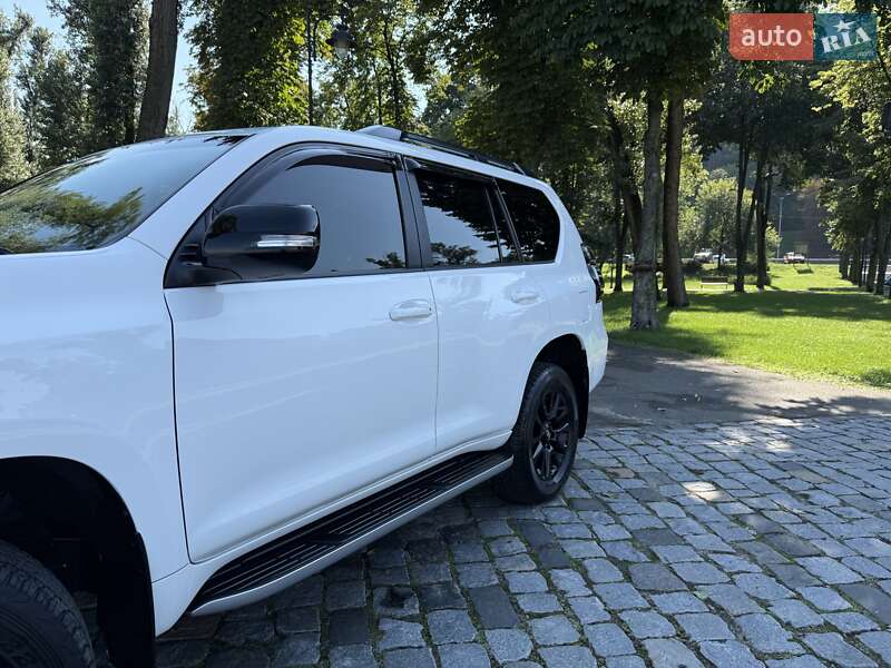 Внедорожник / Кроссовер Toyota Land Cruiser Prado 2021 в Киеве фото 12 Внедорожник / Кроссовер Toyota Land Cruiser Prado 2021 в Киеве