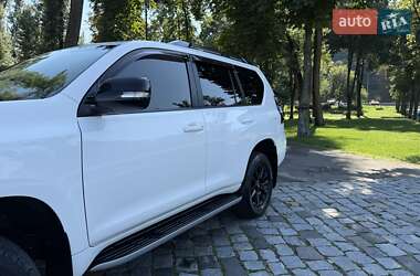 Внедорожник / Кроссовер Toyota Land Cruiser Prado 2021 в 