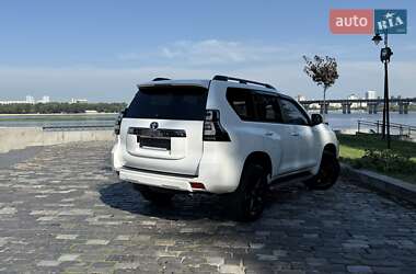Внедорожник / Кроссовер Toyota Land Cruiser Prado 2021 в 