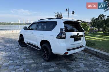 Внедорожник / Кроссовер Toyota Land Cruiser Prado 2021 в 