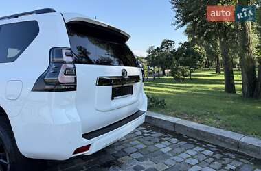 Внедорожник / Кроссовер Toyota Land Cruiser Prado 2021 в 