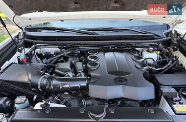 Внедорожник / Кроссовер Toyota Land Cruiser Prado 2021 в 