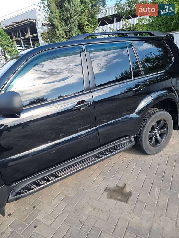 Внедорожник / Кроссовер Toyota Land Cruiser Prado 2004 в Черновцах