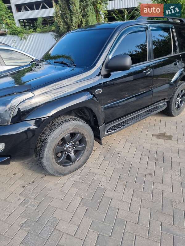 Внедорожник / Кроссовер Toyota Land Cruiser Prado 2004 в Черновцах