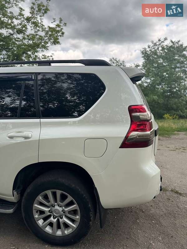 Позашляховик / Кросовер Toyota Land Cruiser Prado 2013 в Харкові фото 18 Позашляховик / Кросовер Toyota Land Cruiser Prado 2013 в Харкові