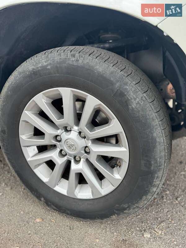 Позашляховик / Кросовер Toyota Land Cruiser Prado 2013 в Харкові фото 28 Позашляховик / Кросовер Toyota Land Cruiser Prado 2013 в Харкові