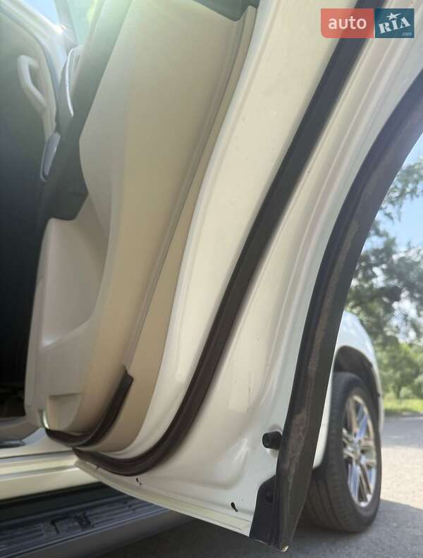 Внедорожник / Кроссовер Toyota Land Cruiser Prado 2010 в Изюме