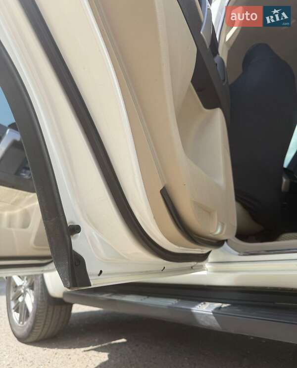 Внедорожник / Кроссовер Toyota Land Cruiser Prado 2010 в Изюме