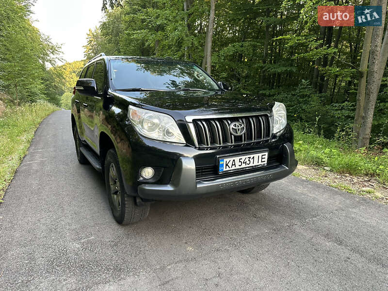 Позашляховик / Кросовер Toyota Land Cruiser Prado 2010 в Івано-Франківську