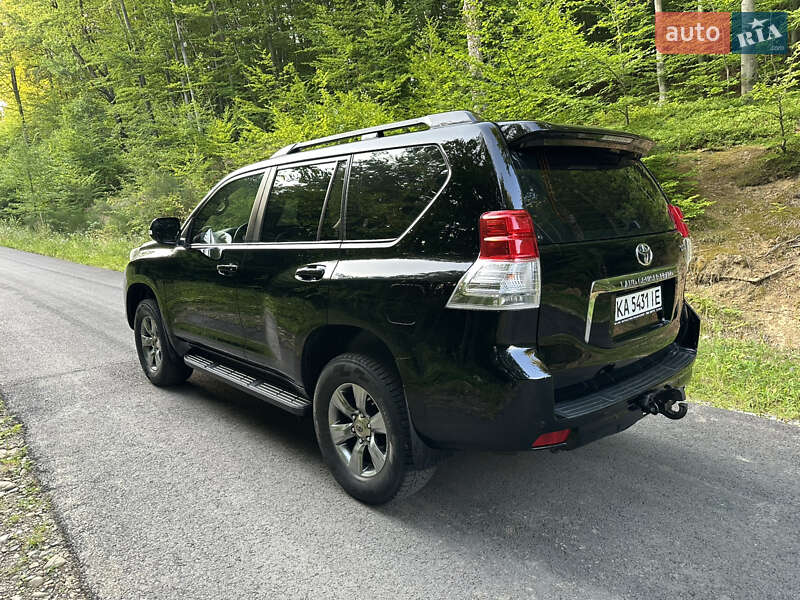 Позашляховик / Кросовер Toyota Land Cruiser Prado 2010 в Івано-Франківську