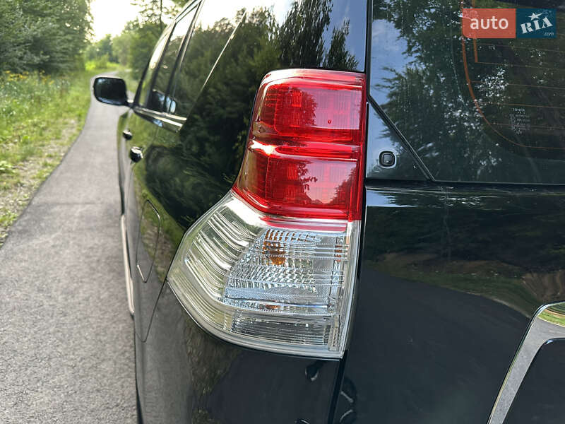 Позашляховик / Кросовер Toyota Land Cruiser Prado 2010 в Івано-Франківську