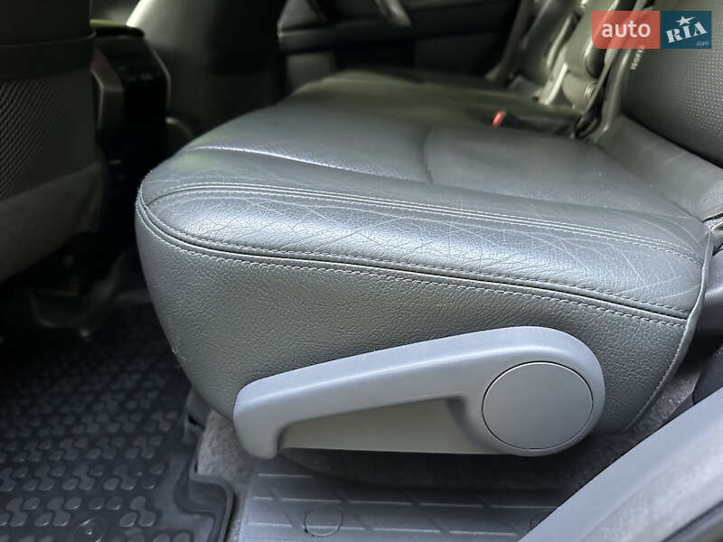 Позашляховик / Кросовер Toyota Land Cruiser Prado 2010 в Івано-Франківську