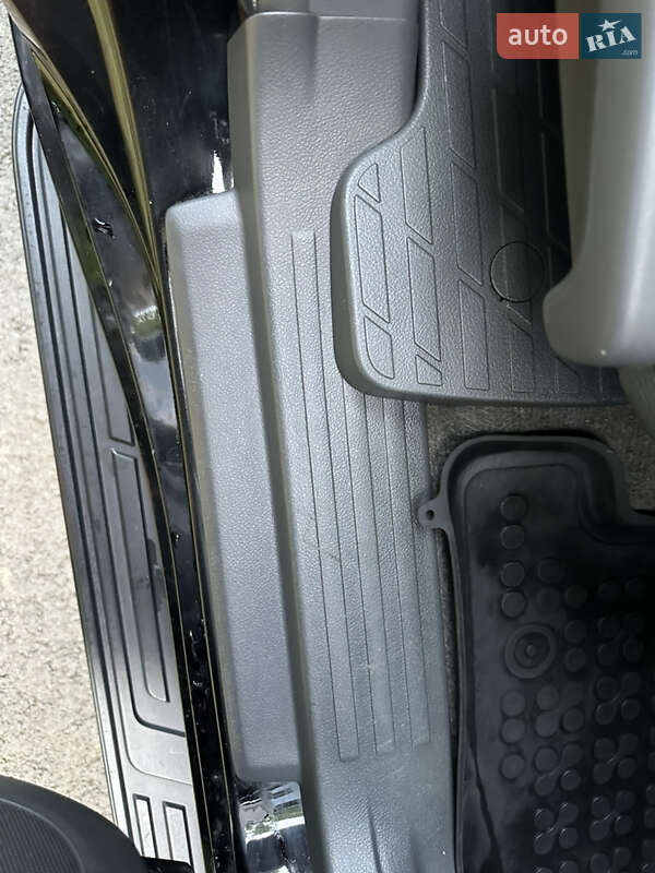 Позашляховик / Кросовер Toyota Land Cruiser Prado 2010 в Івано-Франківську