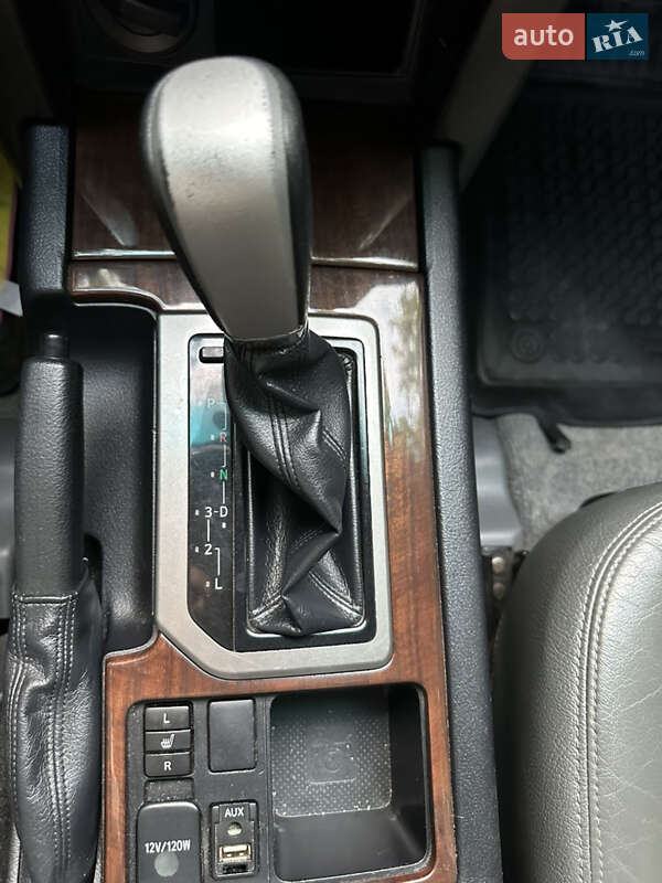 Позашляховик / Кросовер Toyota Land Cruiser Prado 2010 в Івано-Франківську