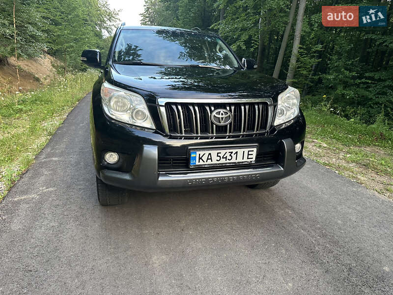 Позашляховик / Кросовер Toyota Land Cruiser Prado 2010 в Івано-Франківську