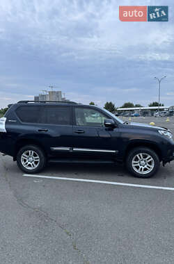 Внедорожник / Кроссовер Toyota Land Cruiser Prado 2011 в 