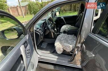 Внедорожник / Кроссовер Toyota Land Cruiser Prado 2012 в 
