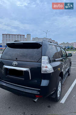 Внедорожник / Кроссовер Toyota Land Cruiser Prado 2011 в 