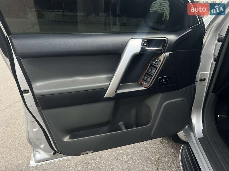 Внедорожник / Кроссовер Toyota Land Cruiser Prado 2010 в Запорожье фото 21 Внедорожник / Кроссовер Toyota Land Cruiser Prado 2010 в Запорожье