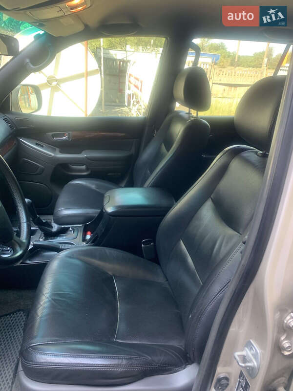 Внедорожник / Кроссовер Toyota Land Cruiser Prado 2005 в Днепре