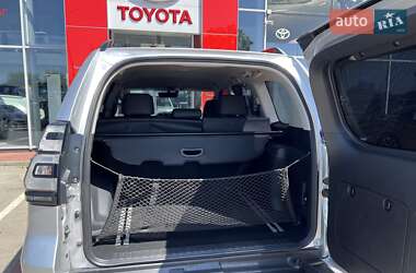 Внедорожник / Кроссовер Toyota Land Cruiser Prado 2022 в 
