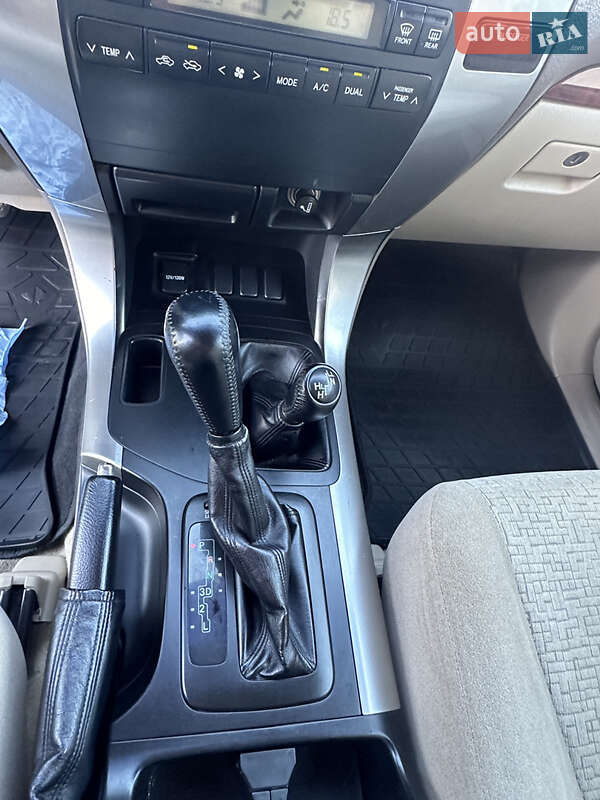 Позашляховик / Кросовер Toyota Land Cruiser Prado 2006 в Києві