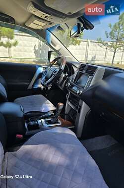 Позашляховик / Кросовер Toyota Land Cruiser Prado 2011 в Ізмаїлі
