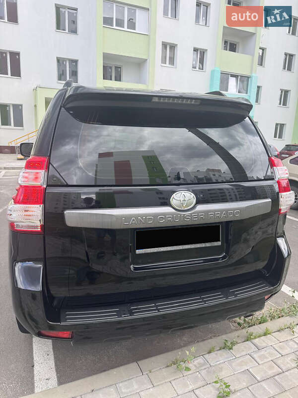 Внедорожник / Кроссовер Toyota Land Cruiser Prado 2017 в Харькове фото 6 Внедорожник / Кроссовер Toyota Land Cruiser Prado 2017 в Харькове