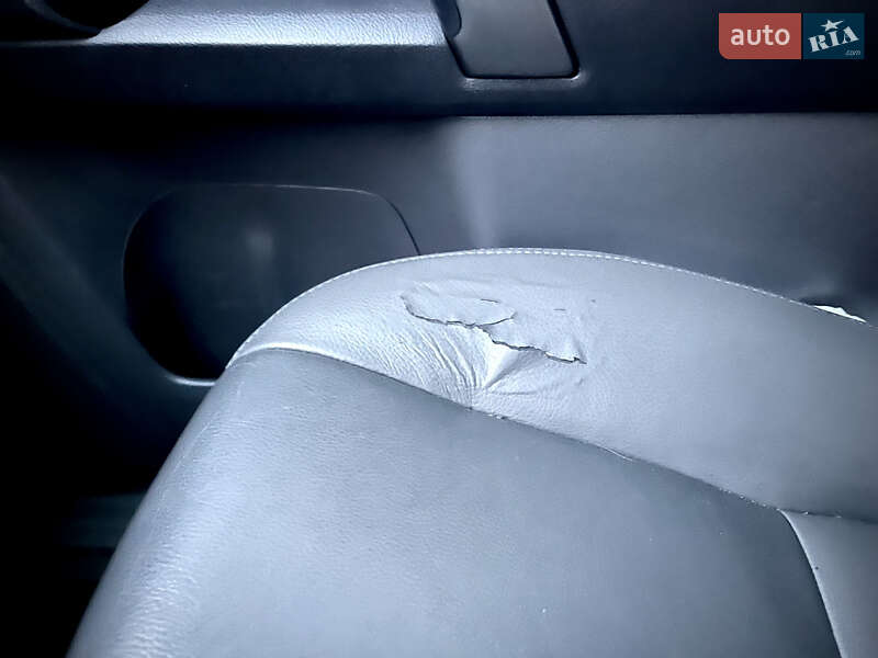 Позашляховик / Кросовер Toyota Land Cruiser Prado 2011 в Києві фото 28 Позашляховик / Кросовер Toyota Land Cruiser Prado 2011 в Києві