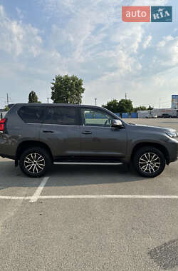 Внедорожник / Кроссовер Toyota Land Cruiser Prado 2020 в Вишневом