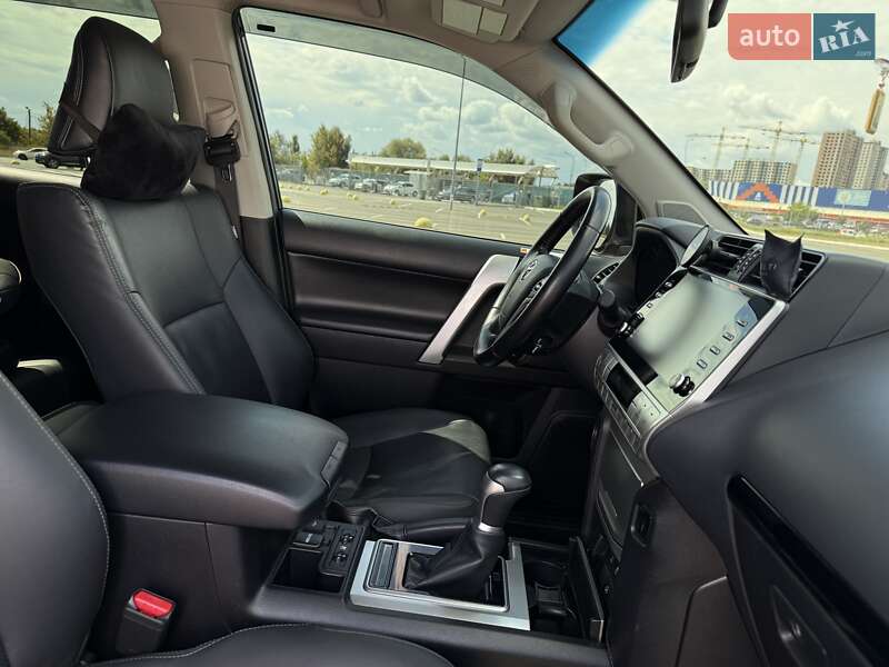 Внедорожник / Кроссовер Toyota Land Cruiser Prado 2021 в Киеве