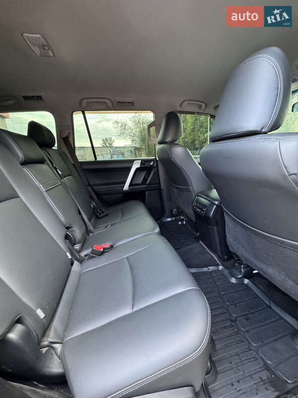 Внедорожник / Кроссовер Toyota Land Cruiser Prado 2018 в Кривом Роге фото 19 Внедорожник / Кроссовер Toyota Land Cruiser Prado 2018 в Кривом Роге