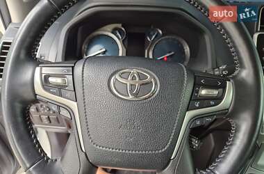 Внедорожник / Кроссовер Toyota Land Cruiser Prado 2020 в 