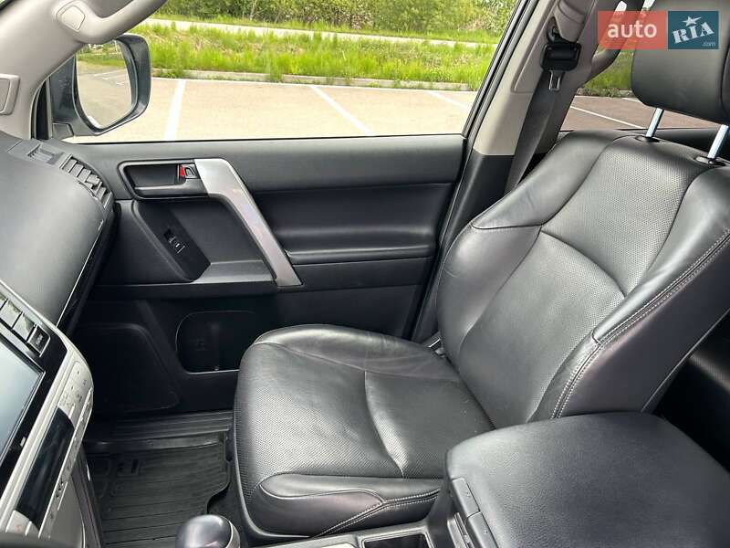 Внедорожник / Кроссовер Toyota Land Cruiser Prado 2018 в Киеве