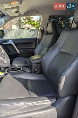 Внедорожник / Кроссовер Toyota Land Cruiser Prado 2021 в 