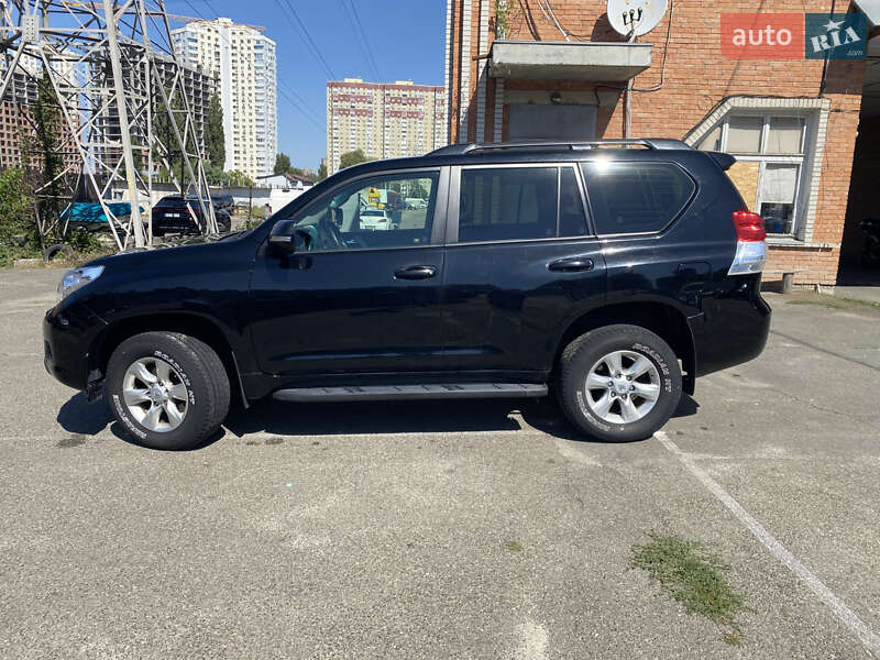 Внедорожник / Кроссовер Toyota Land Cruiser Prado 2010 в Киеве