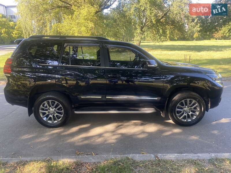 Внедорожник / Кроссовер Toyota Land Cruiser Prado 2019 в Киеве фото 5 Внедорожник / Кроссовер Toyota Land Cruiser Prado 2019 в Киеве