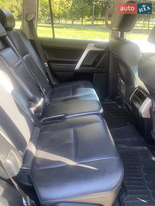 Внедорожник / Кроссовер Toyota Land Cruiser Prado 2019 в Киеве фото 21 Внедорожник / Кроссовер Toyota Land Cruiser Prado 2019 в Киеве